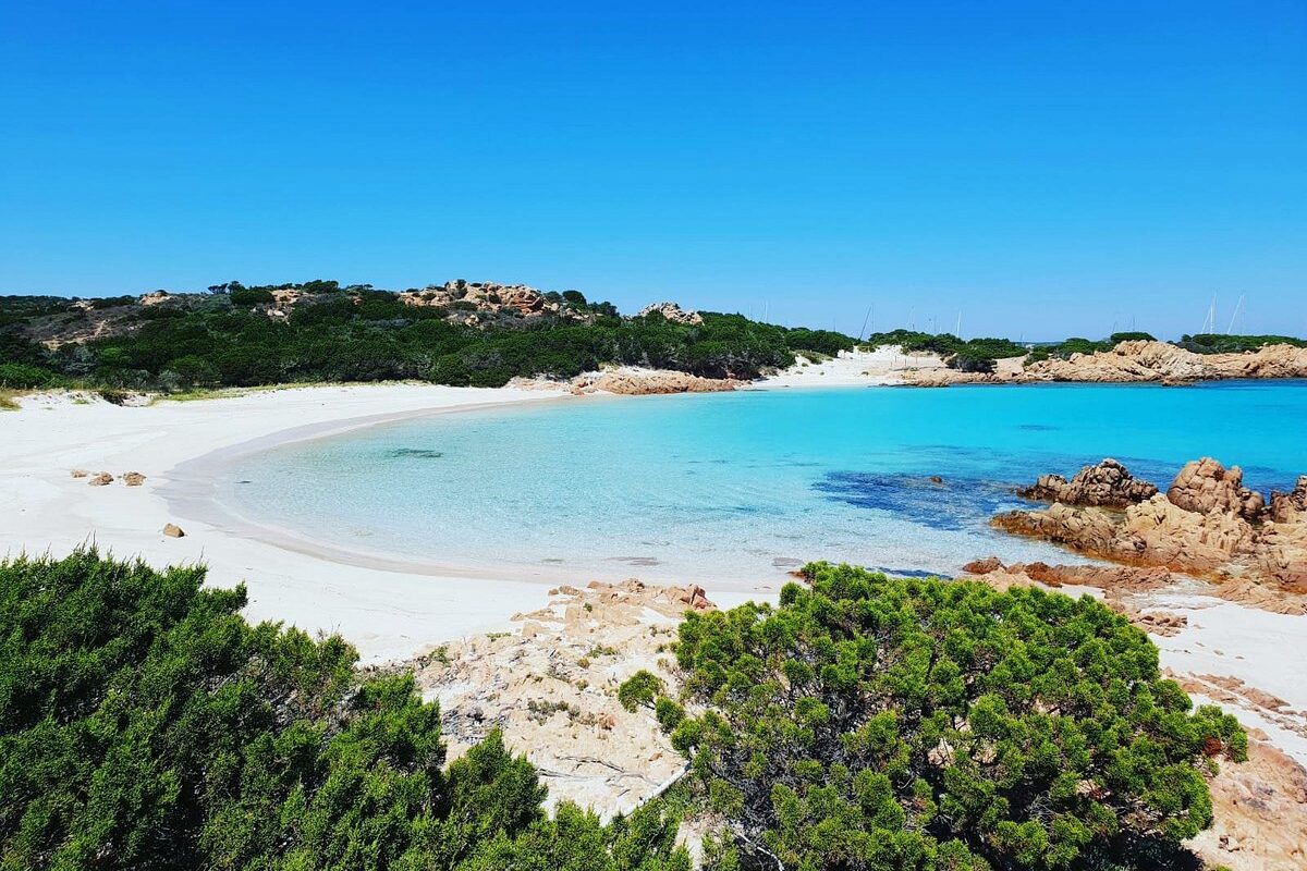 spiaggia-rosa-aspect-ratio-1920-1280